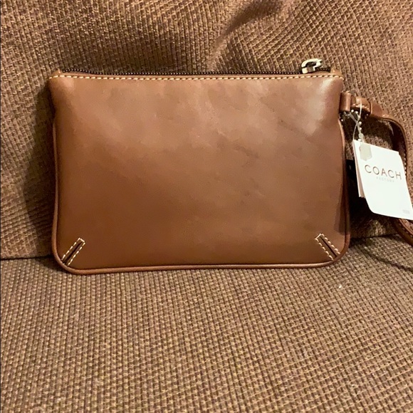 Coach wristlet (new with tag) - Picture 6 of 8